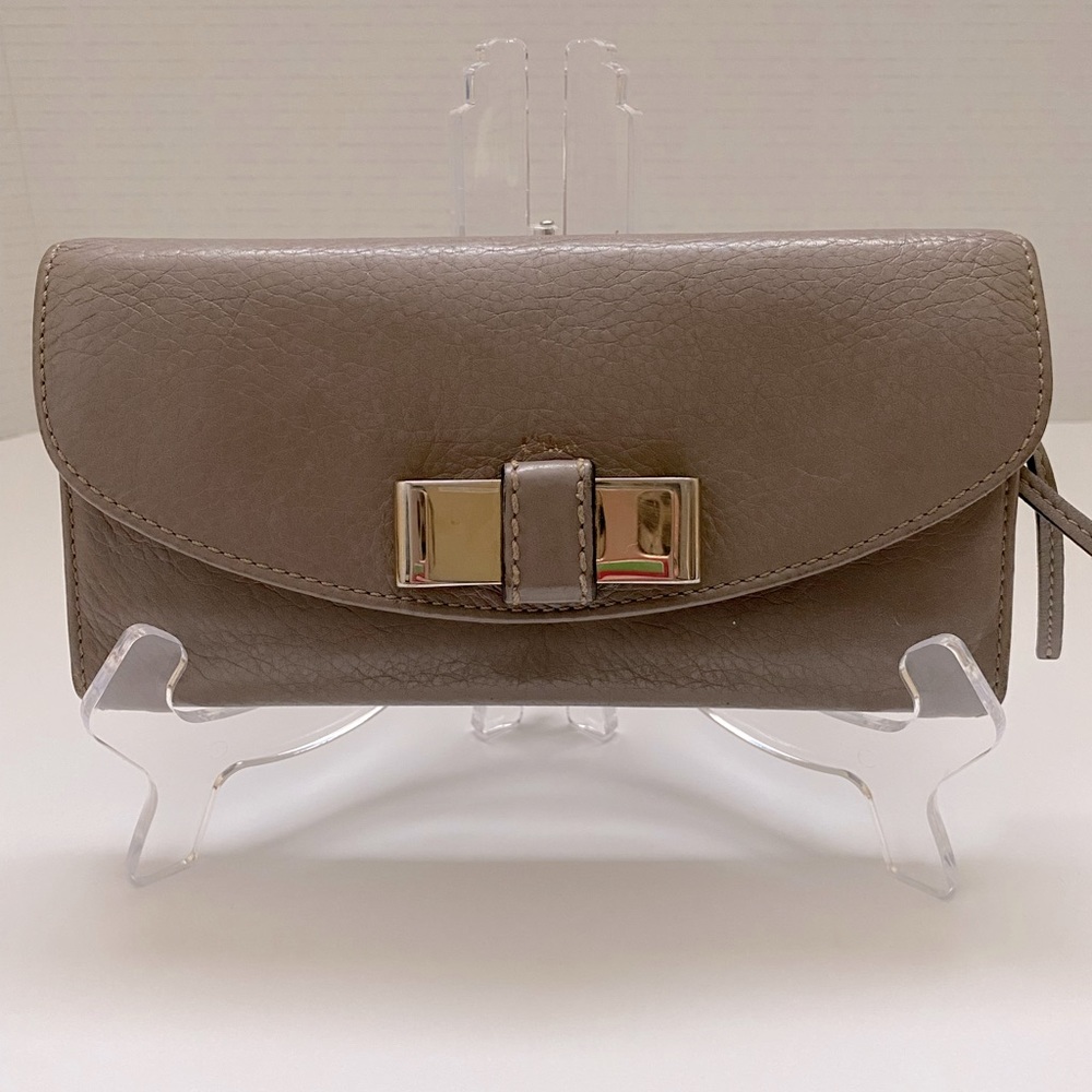 💯💜😱Authentic Chloe Wallet w/Wallet Insert and 47”Unbranded Chain😱💜💯(WOC)